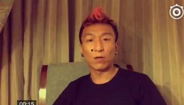 穿成娱乐圈小糊咖只想摆烂吃瓜,娱乐圈小糊咖的摆烂吃瓜日常